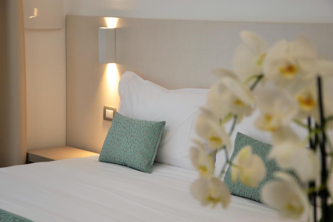 Hotel Ponti Angera Eksteriør bilde