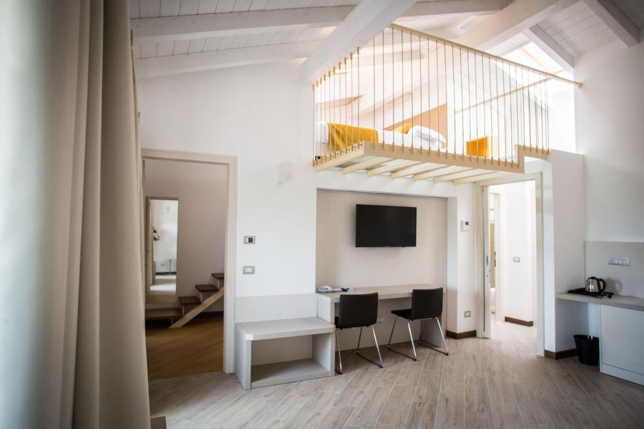 Hotel Ponti Angera Eksteriør bilde